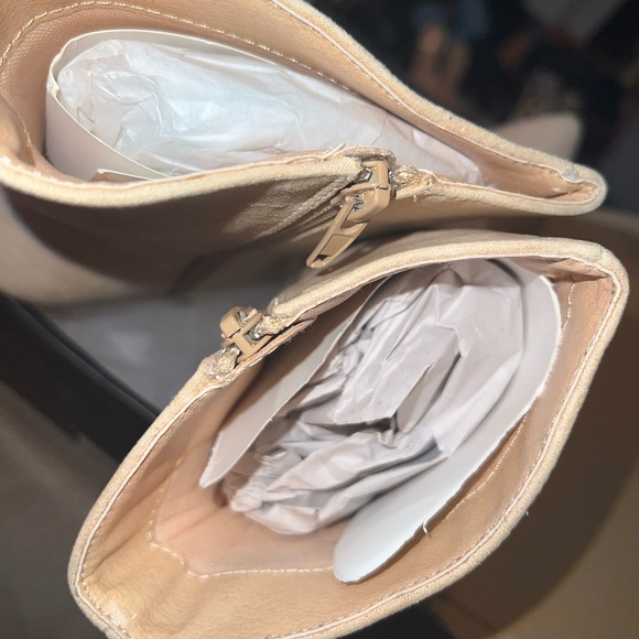 Tan ankle wedge bootie! Size 11- works with 10 - Picture 8 of 9